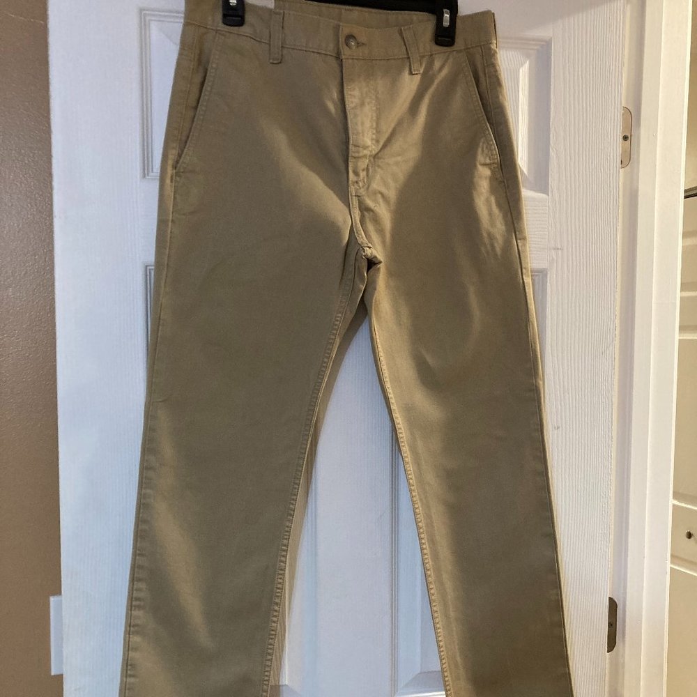 Brand new Men's Levi's khaki Chino's Size 31W 32L